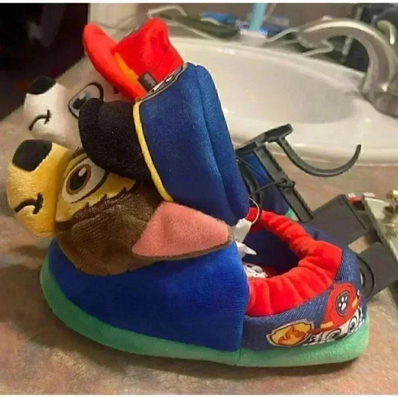 Paw Patrol Slippers NEW ( 5/6) - Picture 2 of 4